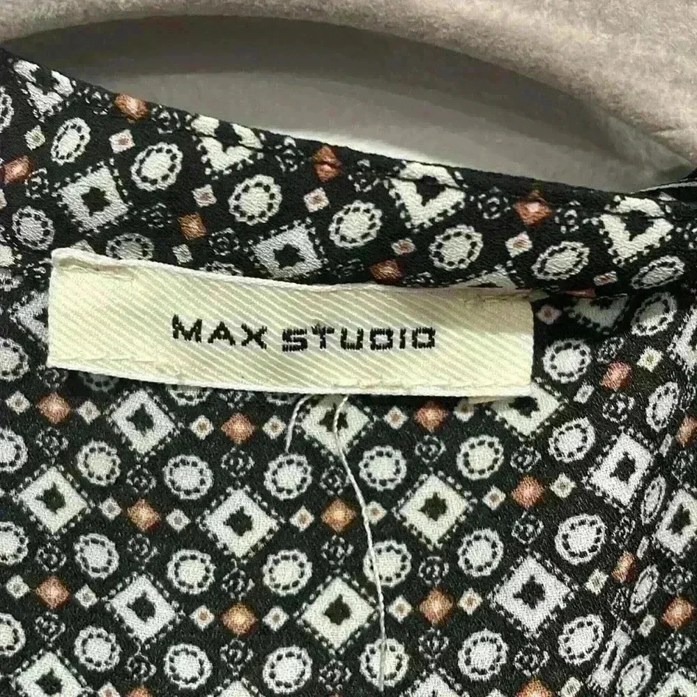 Max Studio balloon Long Sleeve Patterned Office Blouse Shirt size medium - Picture 2 of 6